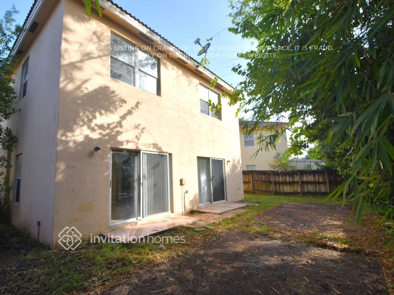 Building Photo - 1359 SW 105th Ave