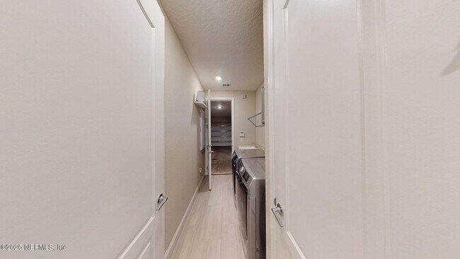 Building Photo - 614 Tintamarre Dr