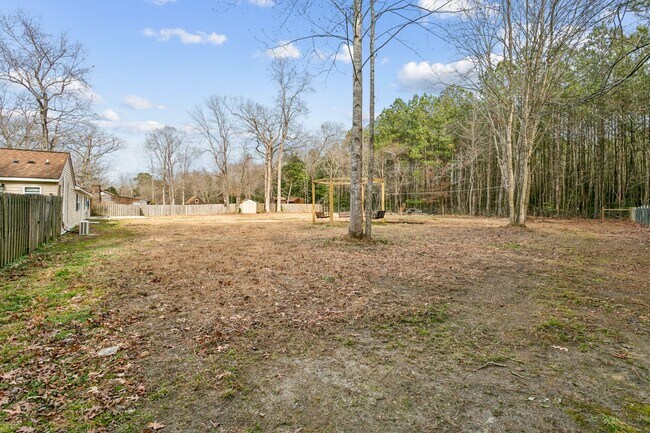 Building Photo - Updated Large Home with Private In-Law Suite Near Gloucester Main Street