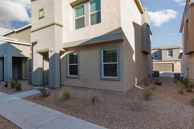 Building Photo - Stunning New-Build Townhouse in Growing 89139 Neighborhood