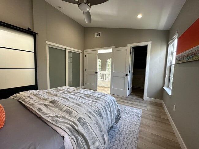 Building Photo - 1 Passage Ln