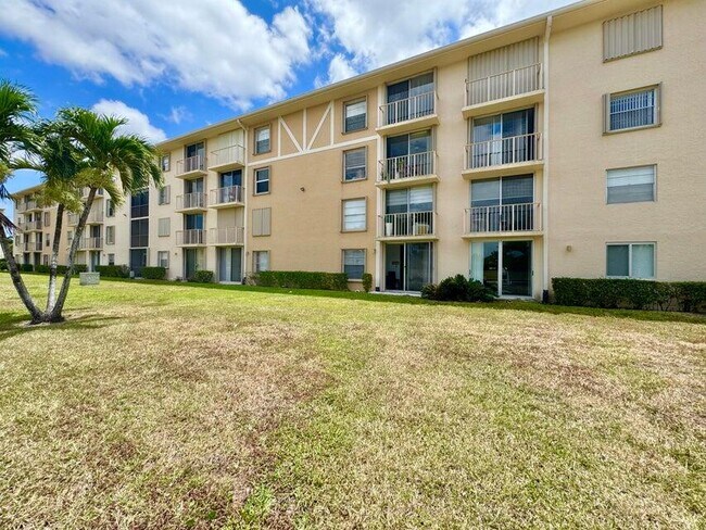 Building Photo - 7145 Huntington Ln