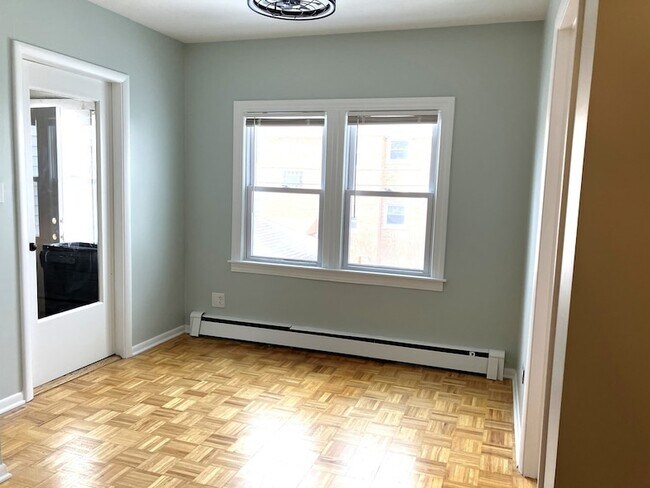 Building Photo - 6550 W Ebinger Dr