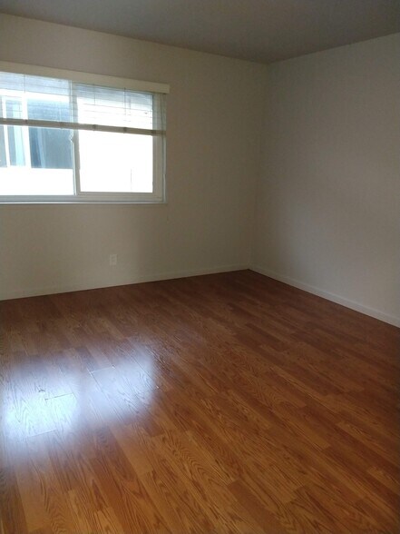 Building Photo - 781 Farm Dr