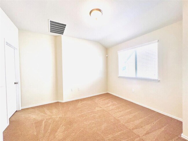 Building Photo - 9336 Hunter Ln