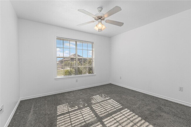 Building Photo - 3511 Farah Dr