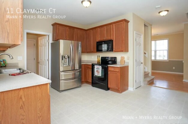 Building Photo - 11 Claymore Ct
