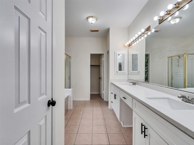 Building Photo - 4510 Chestnut Meadow Dr