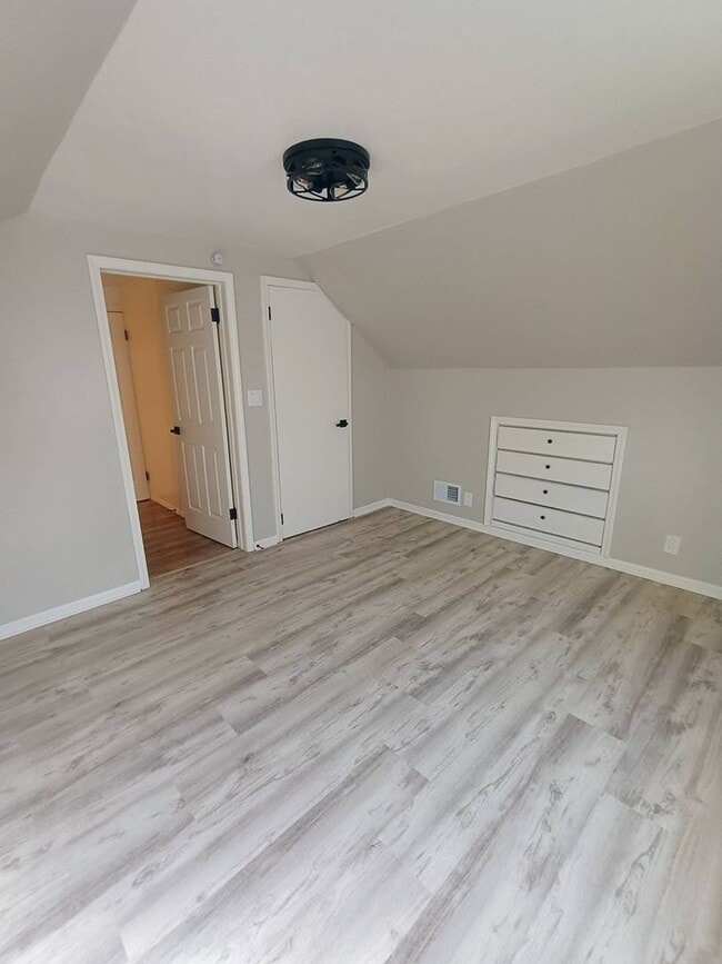 Building Photo - Single Family Home Available