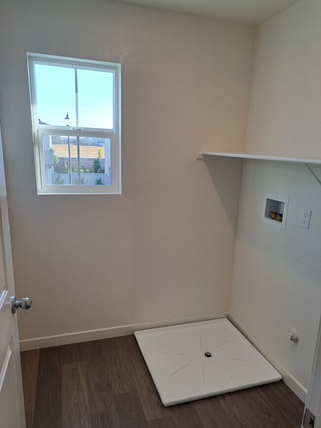 Building Photo - 5009 Star Dance Cir