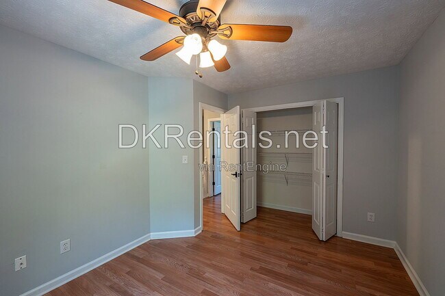 Building Photo - 114 Eagle Glen Dr