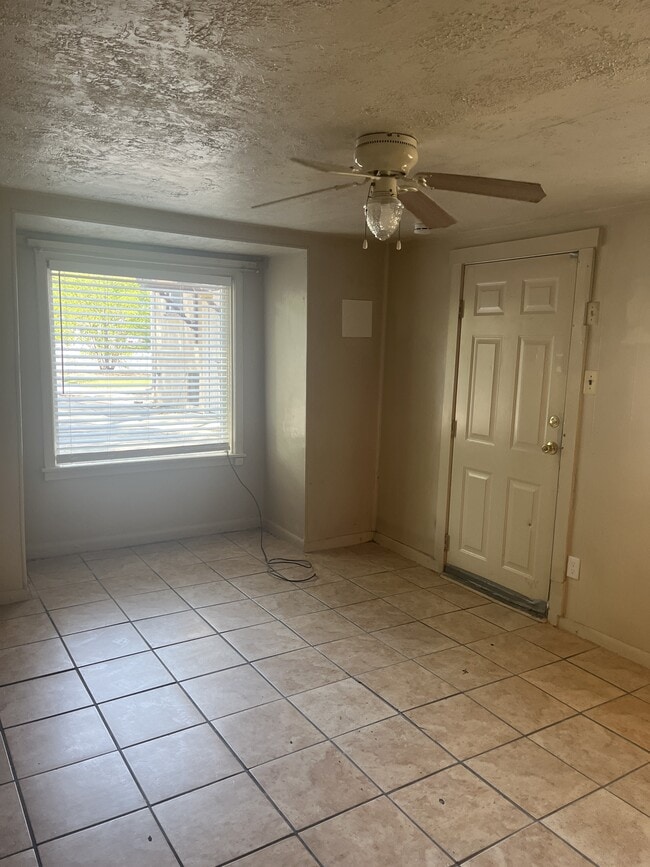 Building Photo - 275 E 200 S
