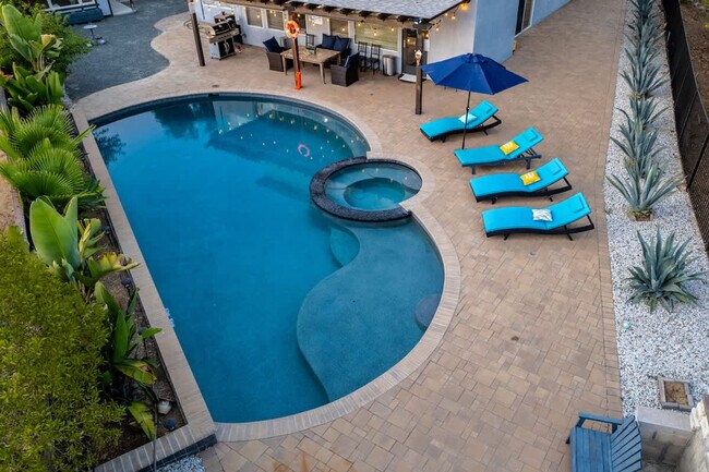 Building Photo - 1107 Shadowcrest Ln