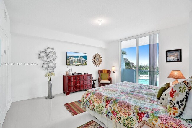 Building Photo - 7900 Harbor Island Dr