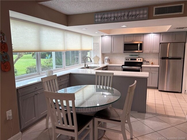 Building Photo - 3566 SW Sunset Trace Cir