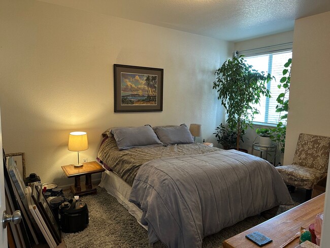 Building Photo - 2BD 2Bth near Centerra