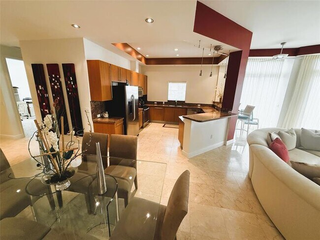 Building Photo - 3210 NE 5th St