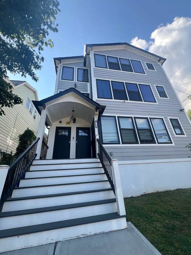 Building Photo - 89 N Munn Ave