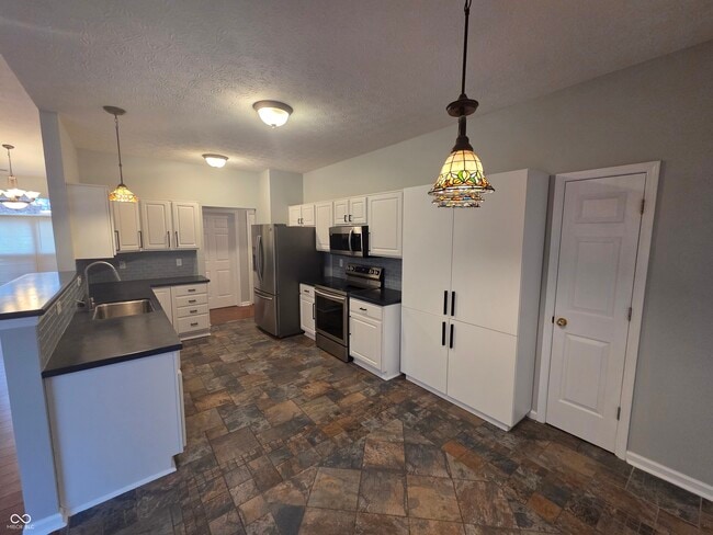 Building Photo - 6475 Glenwood Trce