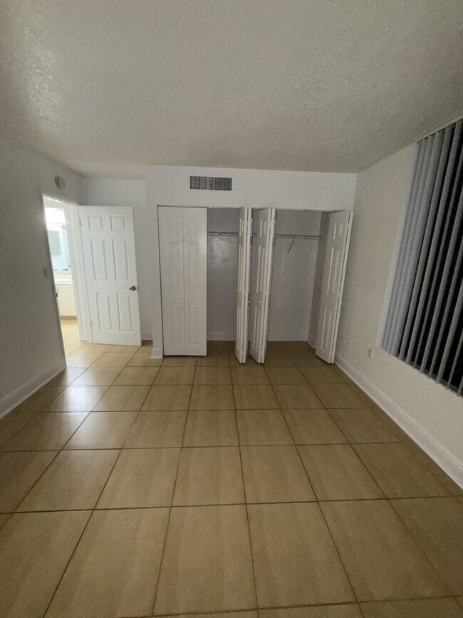 Building Photo - 8740 NW 40th St