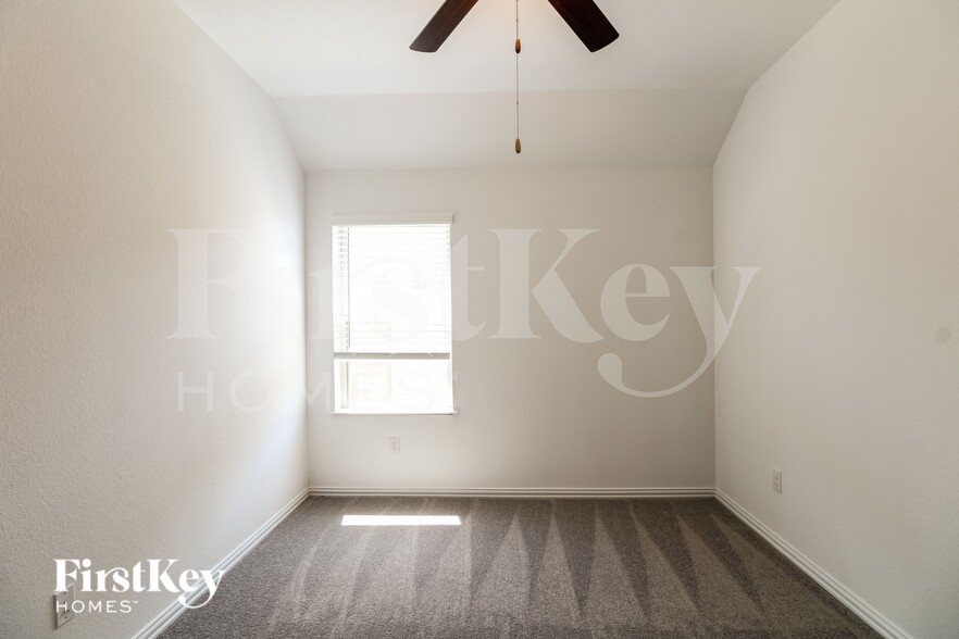 Building Photo - 9606 Mystic Way