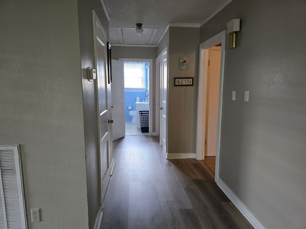 Building Photo - 912 Monticello Ave