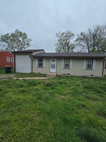 Building Photo - 5134 N Corrington Ave