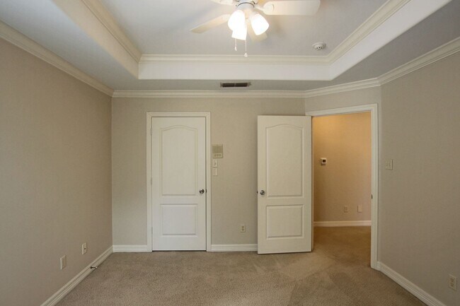 Building Photo - 1202 River Bend Dr