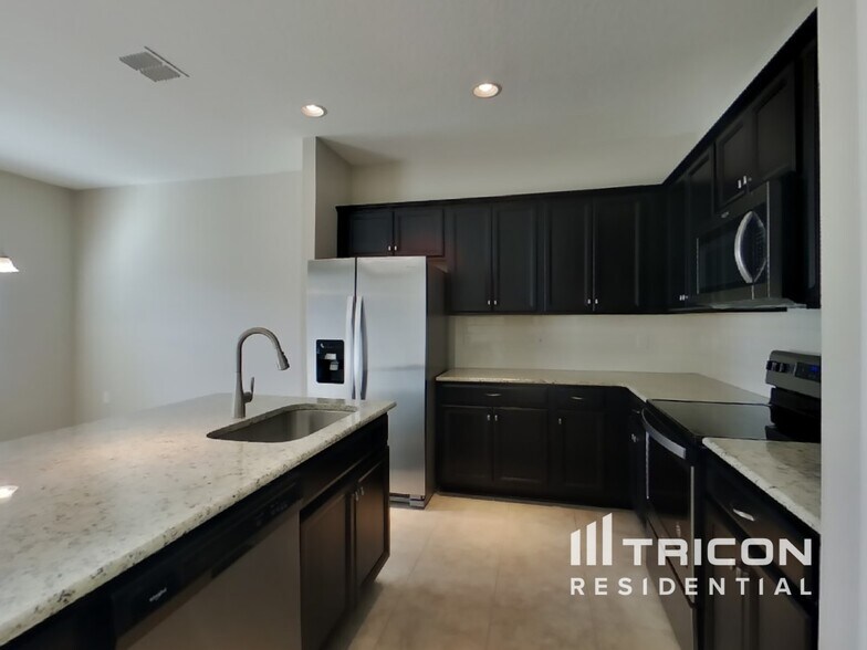 Building Photo - 180 Bella Verano Way