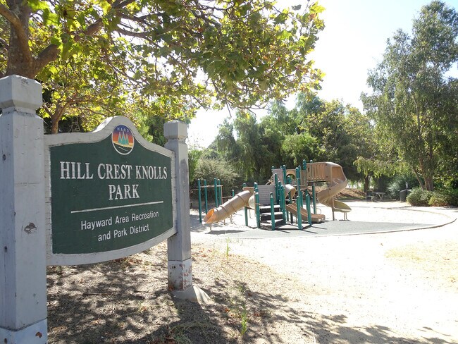 Close to Hill Crest Knolls Park - 2043 Altamont Rd