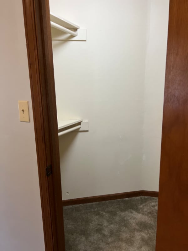 Building Photo - 284 Knoll Dr