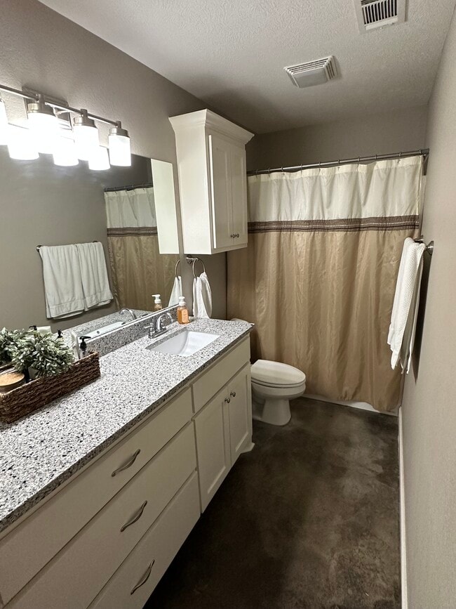 Building Photo - 11 7th St