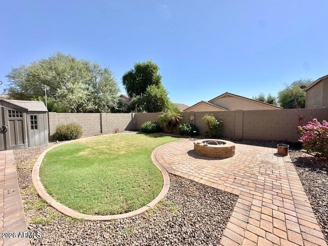 Building Photo - 11569 W Cinnabar Ave