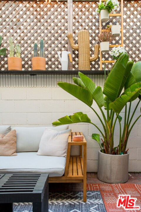 Building Photo - 8130 Redlands St