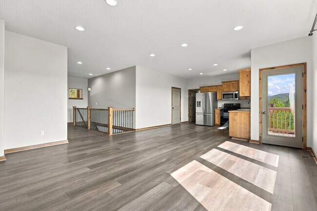 Building Photo - 107 Jury Ln