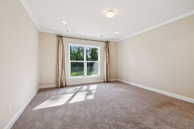 Building Photo - Sparkling clean 4 bedroom home in Spring H...