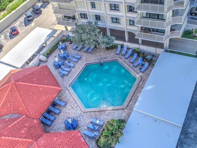 Building Photo - 5480 N Ocean Dr