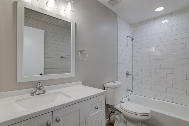 Building Photo - The Catalina