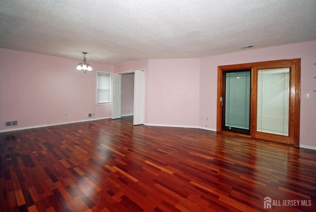 Building Photo - 9 Sandpiper Dr