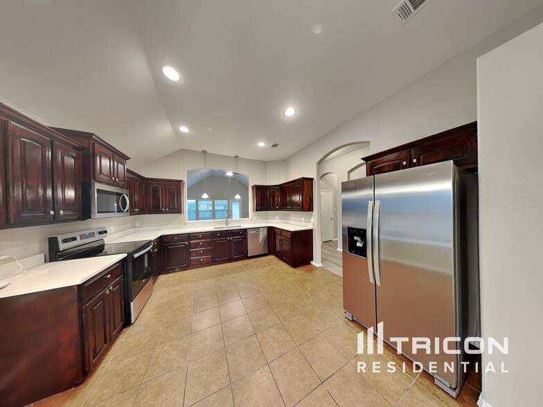 Building Photo - 5401 Creek Hill Ln