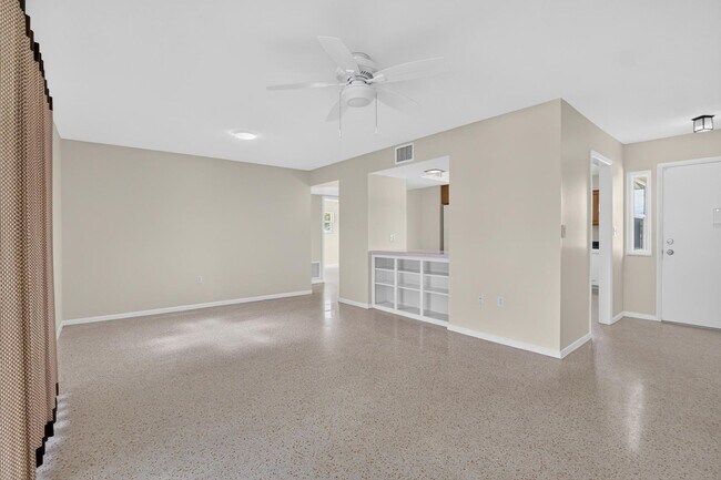 Building Photo - Affordable Sun city Home