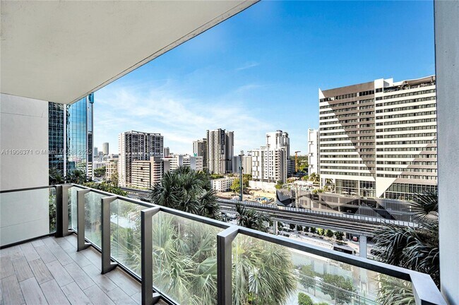 Building Photo - 88 SW 7th St