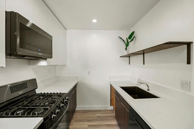 Building Photo - 2561 W Ave 30