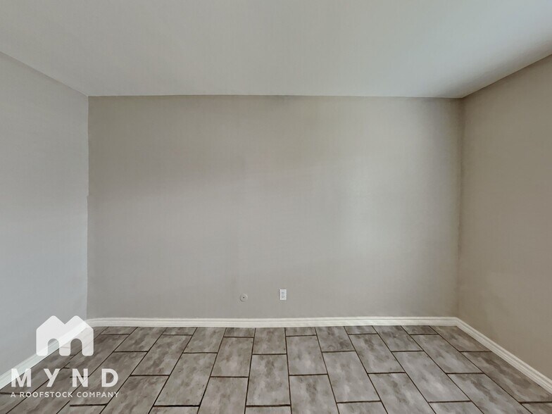 Building Photo - 1701 Cardinal Dr