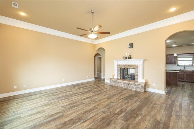 Building Photo - 13427 Meadow Ridge