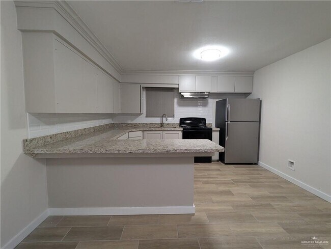 Building Photo - 19 Briarwood Dr