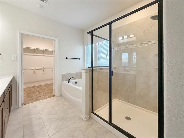 Building Photo - 2064 Barx Dr