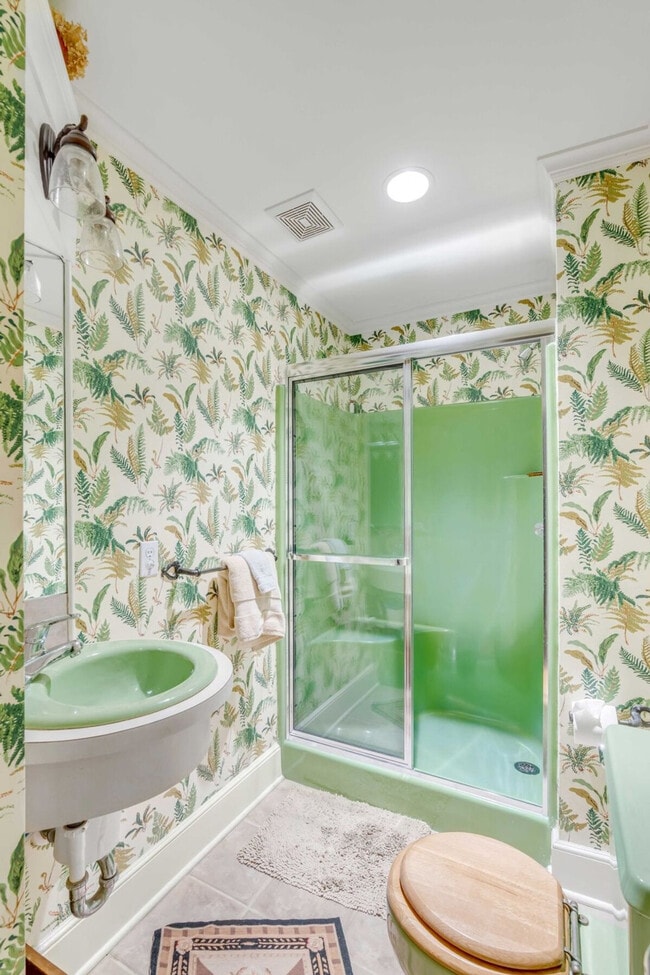 Building Photo - 209 Station 17 St