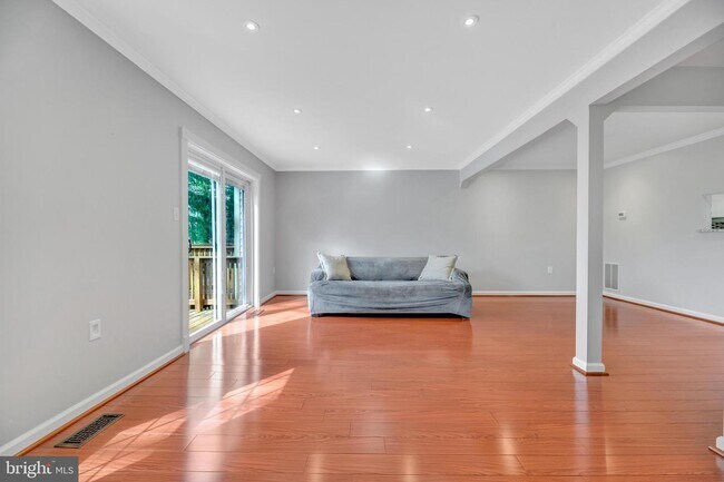 Building Photo - 7826 Mt Woodley Pl