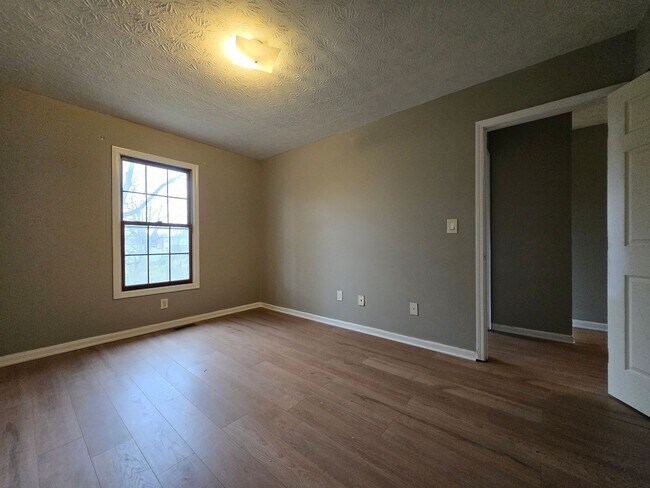 Building Photo - 3 Bedroom, 2.5 Bath Townhouse in Beavercreek!